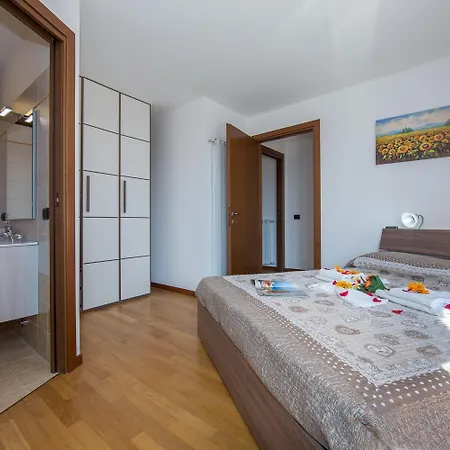Borgo La Sorgente - Erica 公寓式酒店 3*
